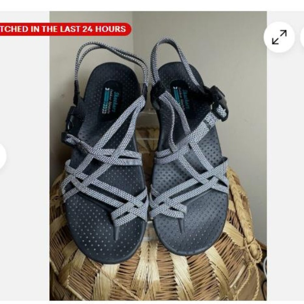 Skechers Black White Outdoor Lifestyle Size 8 Toe Loop Sport Sandals Women’s